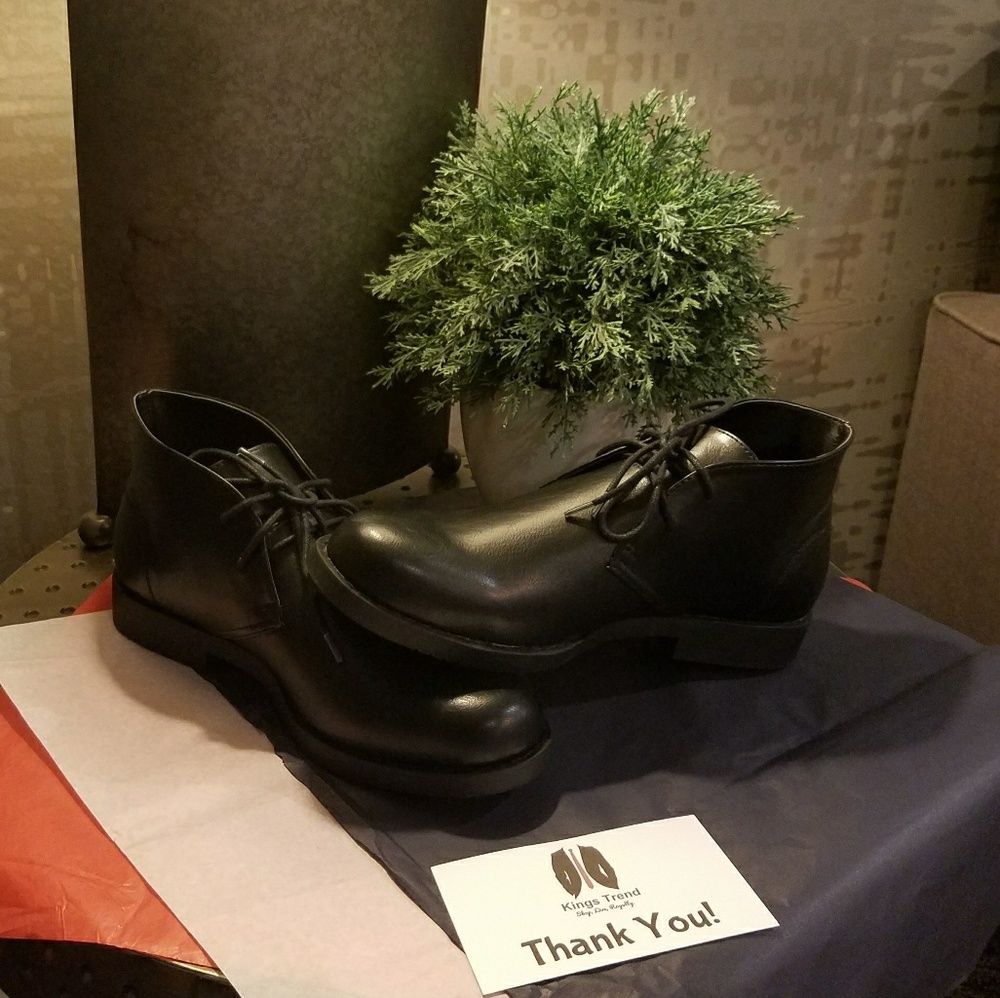 NWT Men's "Chukka" Shoes